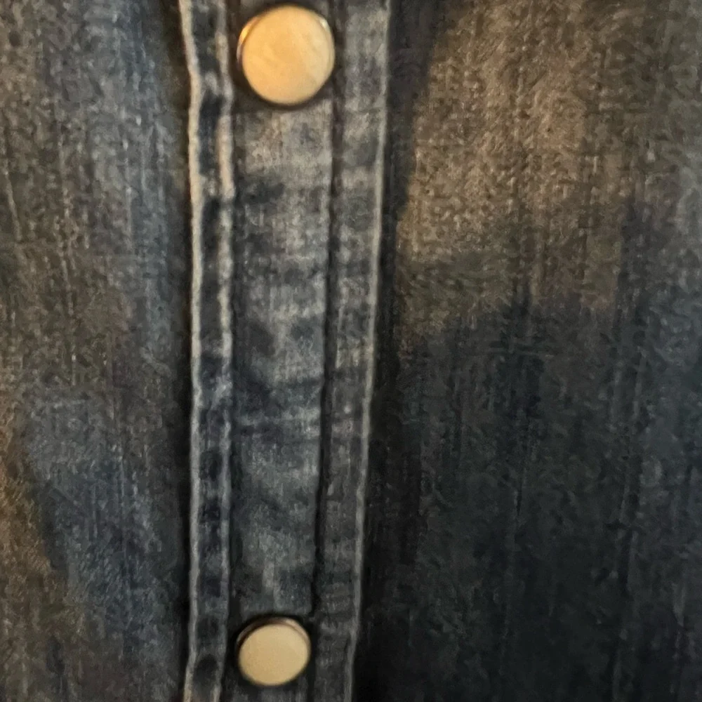 Liz Claiborne Classic Blue Denim Top - Picture 5 of 14